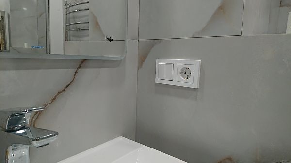 установка розеток в ванной